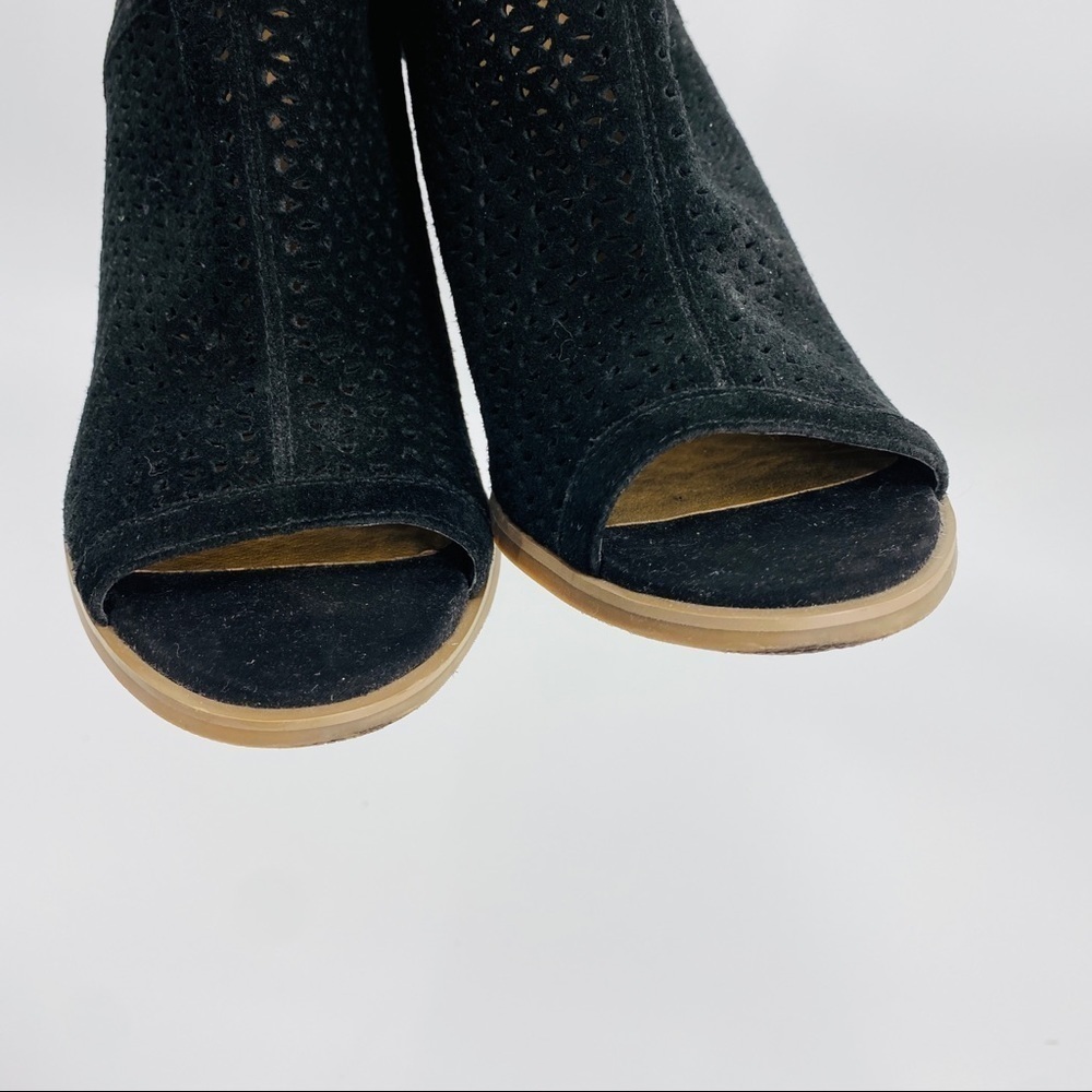 Lucky Brand Livey Black Peep Toe Suede Bootie 3.5” Stacked Block Heel Size 11M - Picture 14 of 15